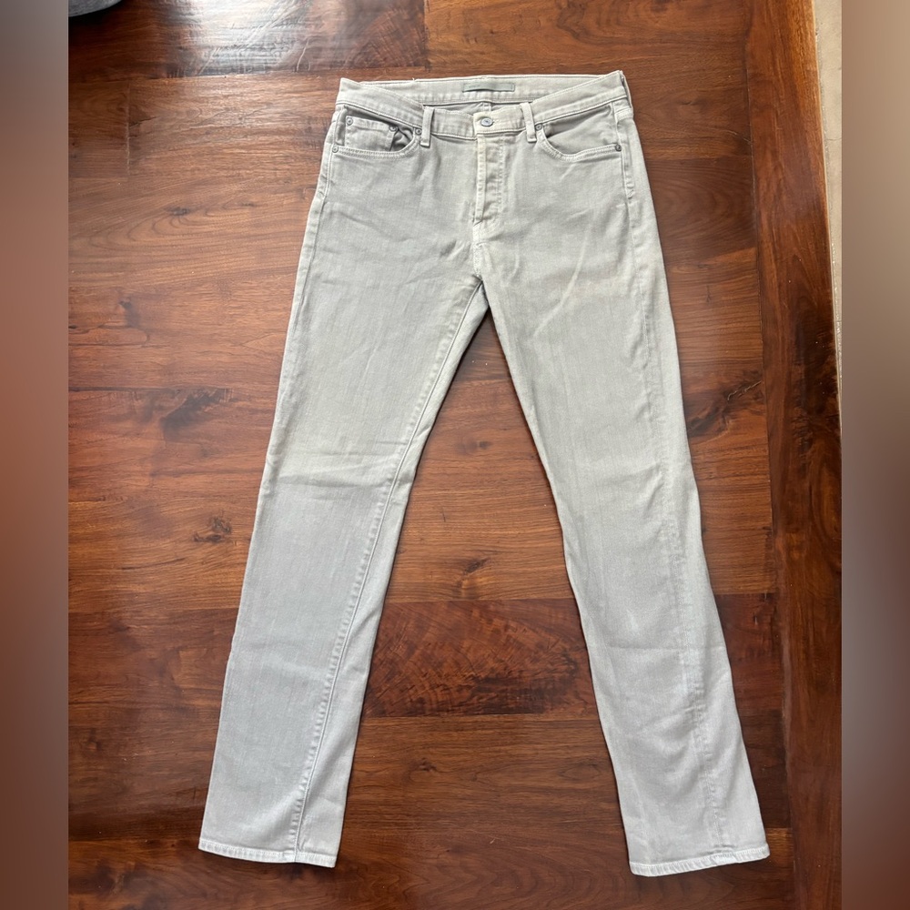 Vince Men's slim fit gray jeans size 32. GUC